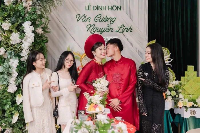 Hồ Văn Cường có vợ xinh đẹp, hiền lành, học cực giỏi