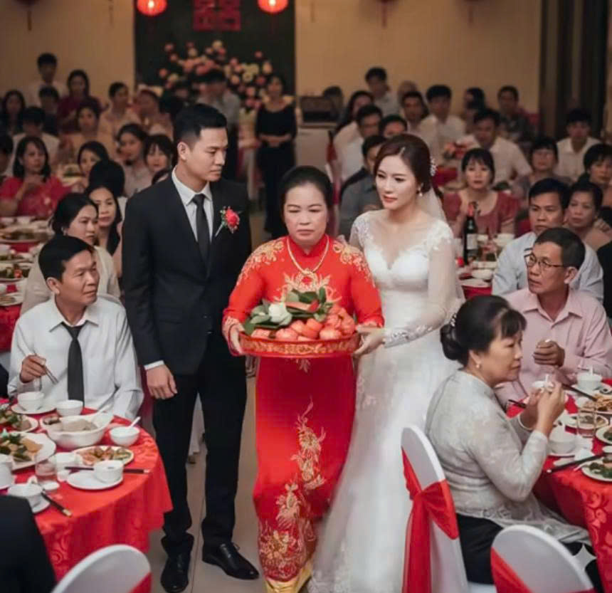Ngày tôi kết h ô n, gia đình tôi đã giữ lại tiền “l ễ đ e n” nhà trai gửi, thay vì đưa cho hai vợ chồng tôi làm ăn