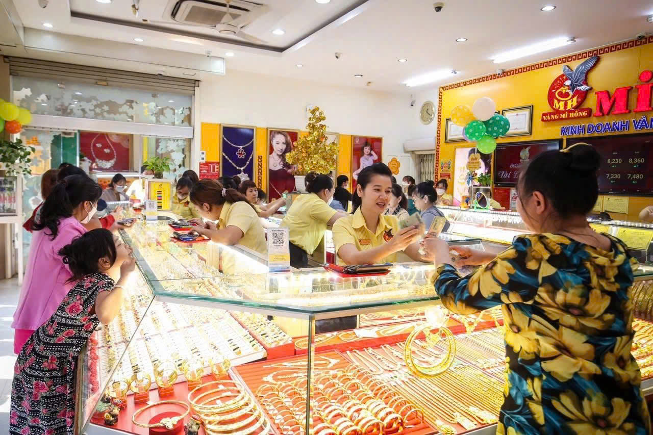 Đi máy bay có được mang vàng không?