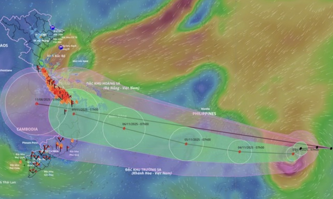 Trong vòng 48h tới sẽ đón b;/ão số 13 liên tục tăng cấp, mạnh nhất g;/iật cấp 17 trên Biển Đông: Bà con tỉnh này chú ý nghe thông báo